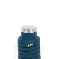 Que Bottle In Midnight Blue Color. Shown Here Expanding For Use And Collapsing For Storage